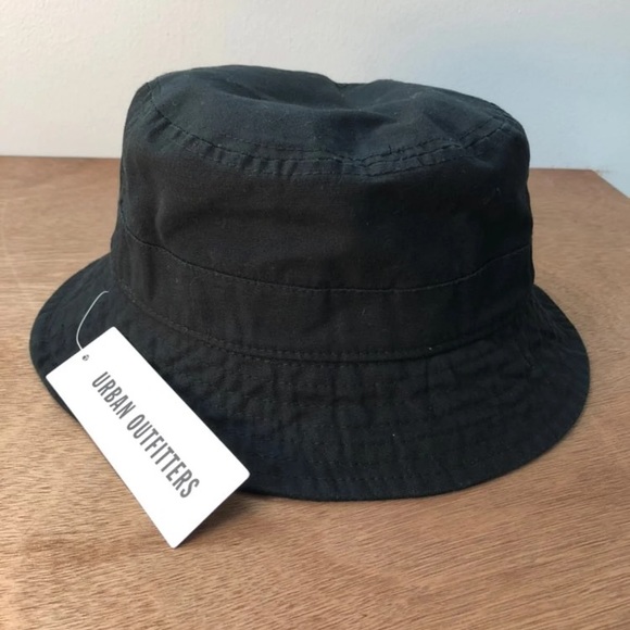 black bucket hat urban outfitters